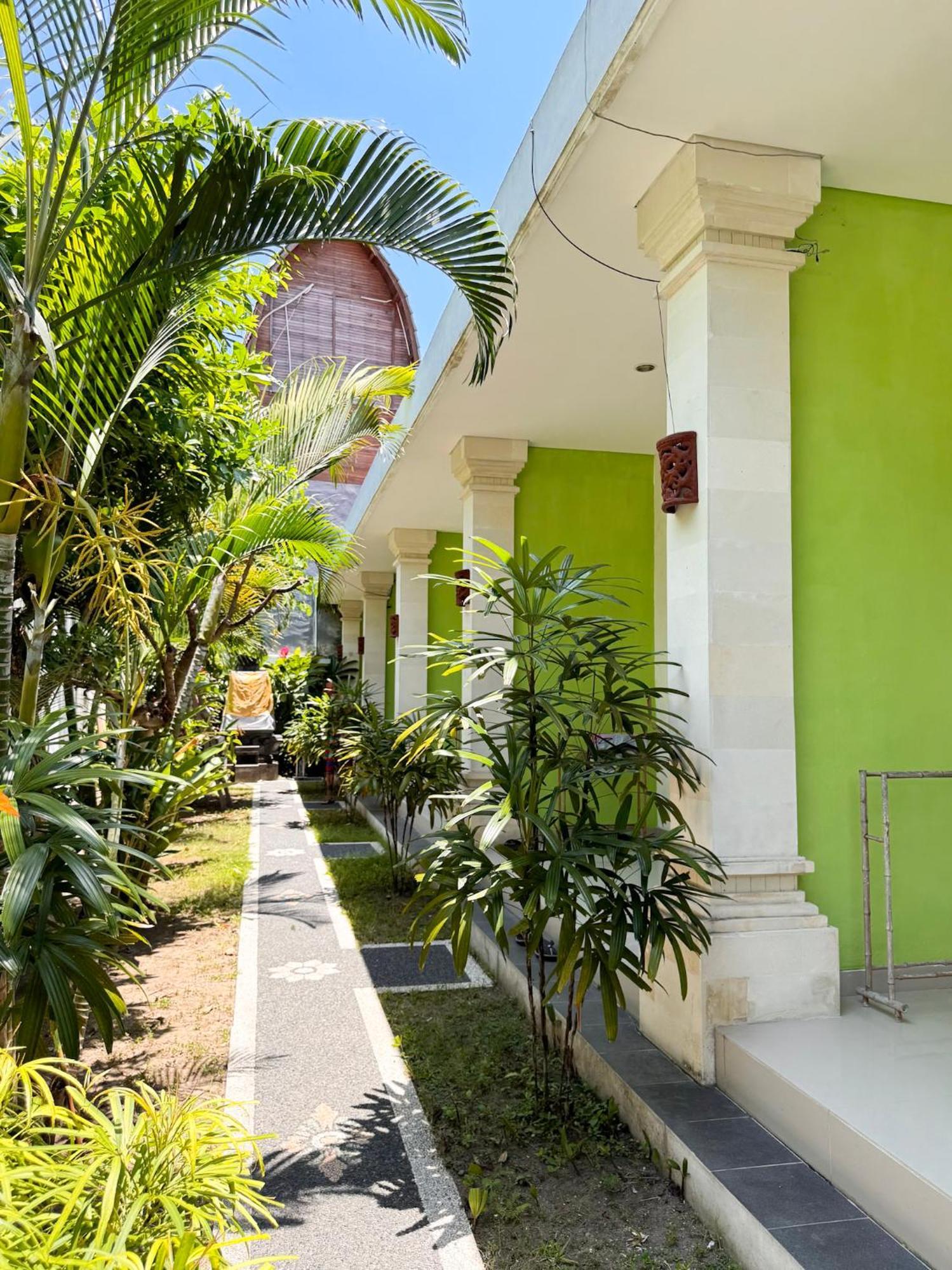 Urban Jungle Beach House Canggu Exterior foto