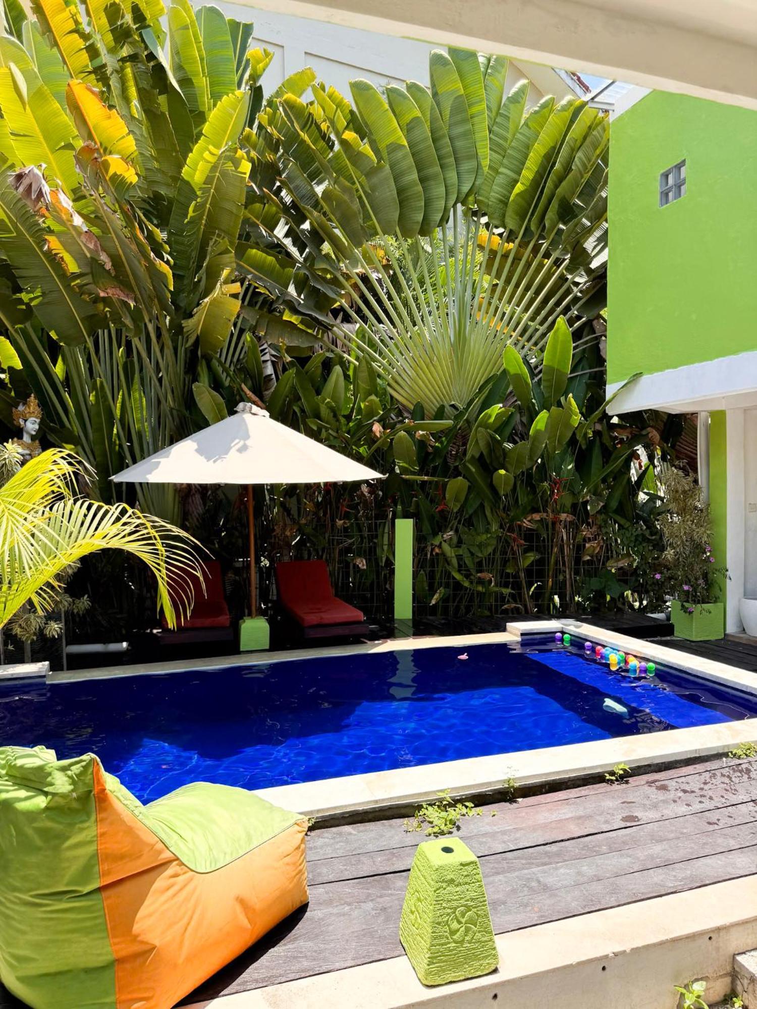 Urban Jungle Beach House Canggu Exterior foto